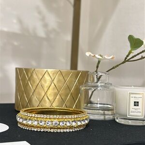Cache Gold bangles set